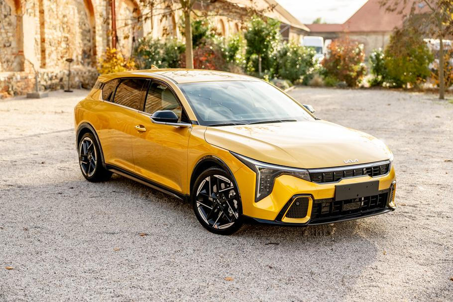 Kia K4
