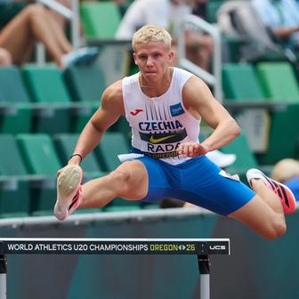 Michal Rada v závodě 400 metrů překážek na MS juniorů 2026 v Eugene