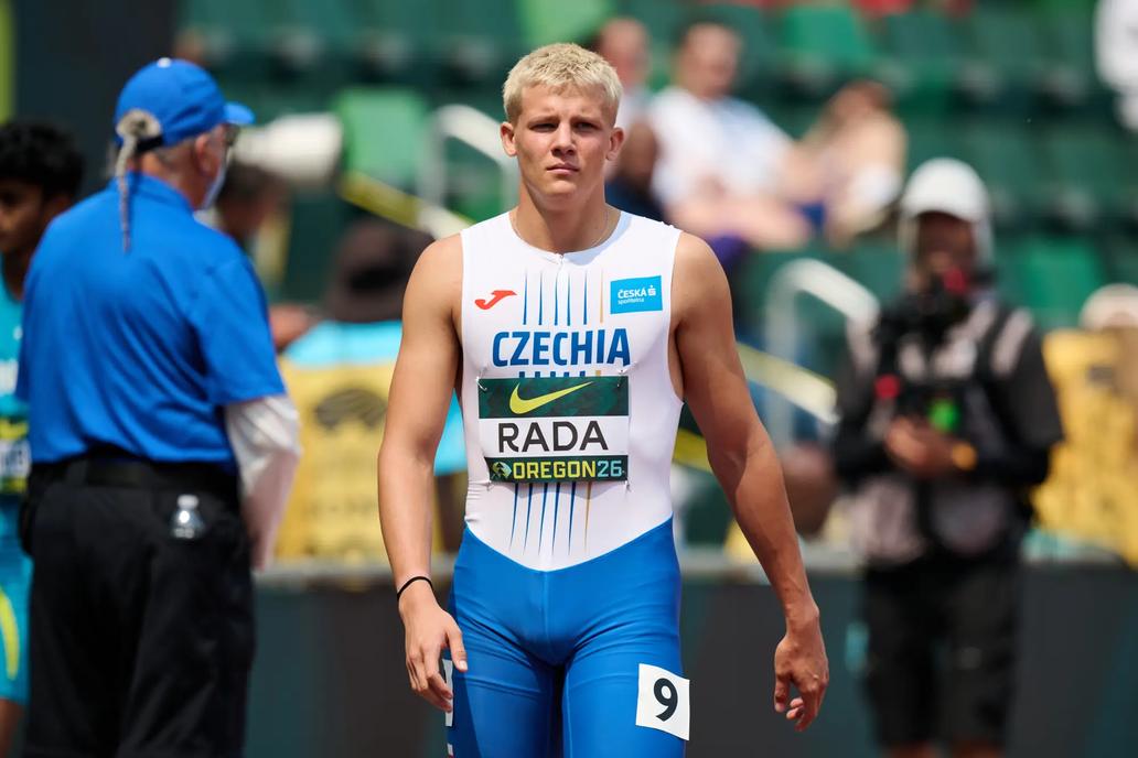 Michal Rada v závodě 400 metrů překážek na MS juniorů 2026 v Eugene