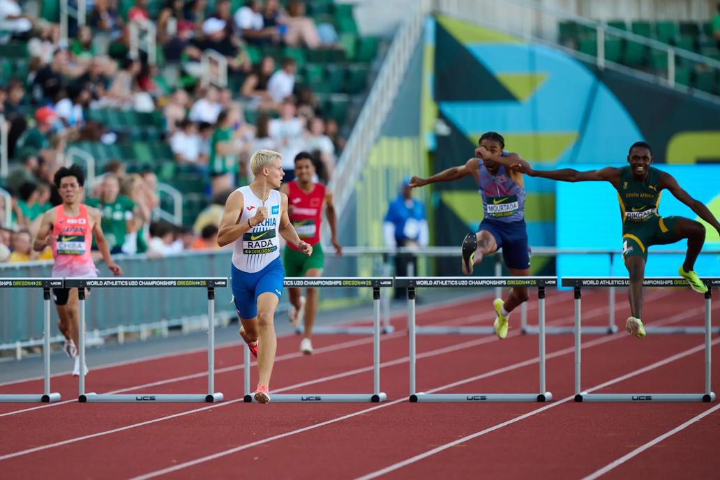 Michal Rada v závodě 400 metrů překážek na MS juniorů 2026 v Eugene