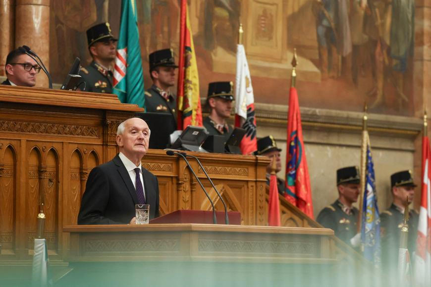 Tah šachistkou nevyšel, Maďarsko povede právník. Opozice odmítla volit