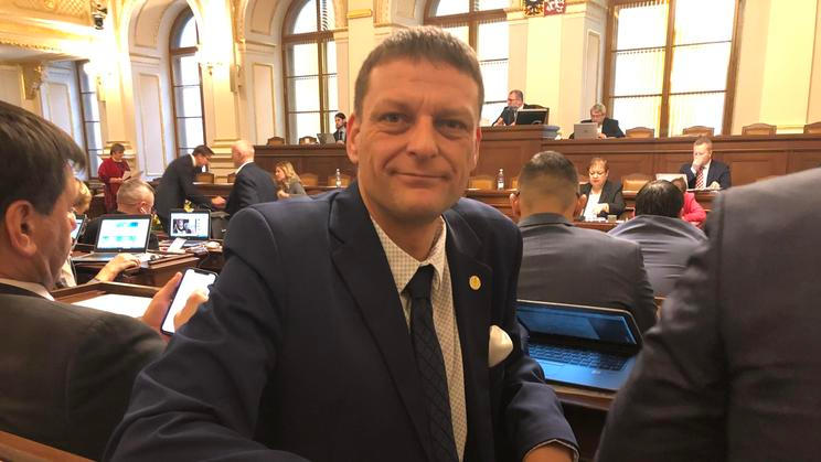 Poslanec vládního hnutí ANO Marek Novák se stal terčem poněkud morbidního humoru.