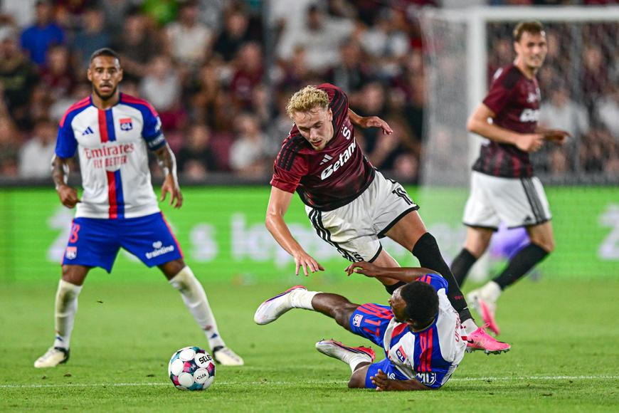 Sen o Lize mistrů zhasl rychle. Sparta v Lyonu neměla šanci, oslabil ji Ševínský