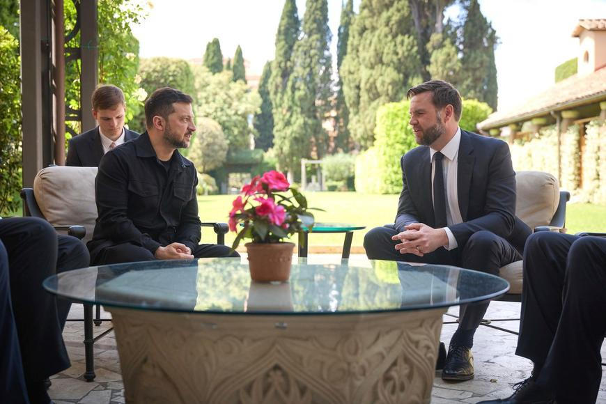 Zelenskyj ustoupil USA. Ukrajina náhle změnila cíle útoků, ve hře je velká dohoda