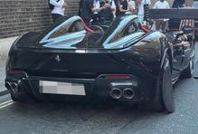 Ferrari v hodnotě přes sto milionů je největším „úlovkem“ policejní akce.