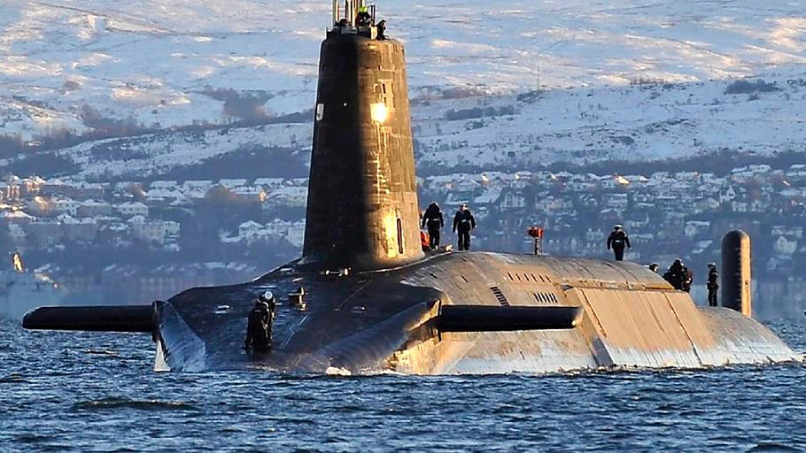 Britská jaderná ponorka HMS Vanguard je nosičem střel s jadernou hlavicí Trident.
