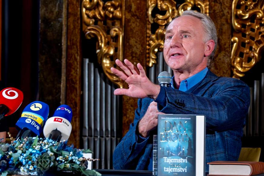 Netflix začne v září v Praze natáčet seriál podle Brownovy nejnovější knihy