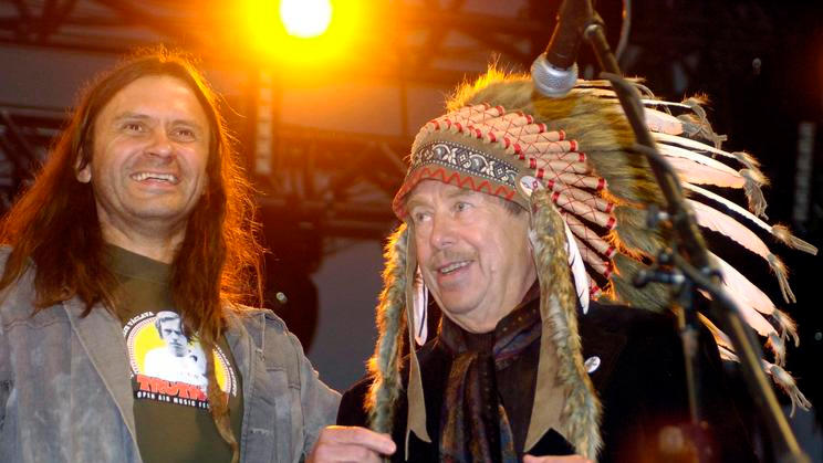 Václav Havel, Martin Věchet,  Open Air Music Festival Trutnov, indiánská čelenka