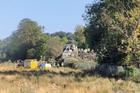 Eyewitness captures emergency services and the train derailed in East Sussex, England