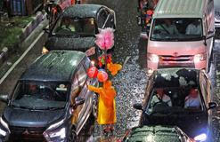 Torrential rain hits in Dhaka