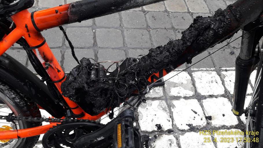 Požáry elektrokol a elektrokoloběžek