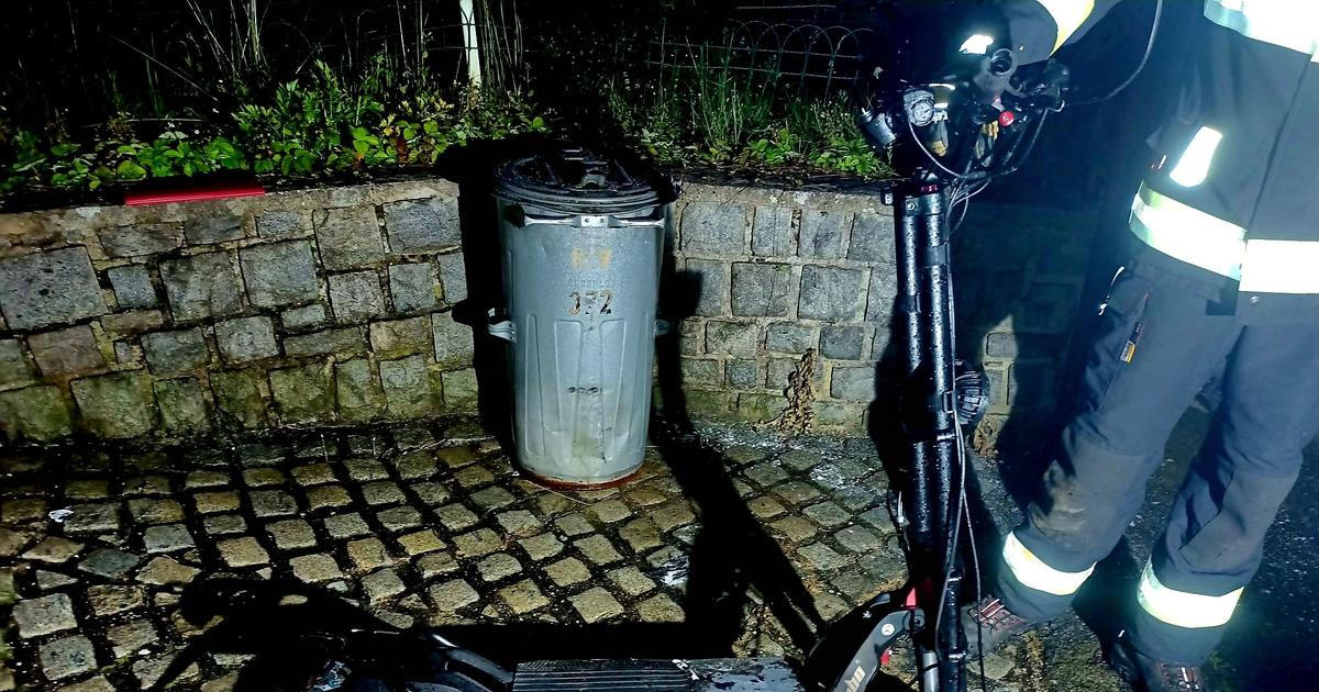 Varování navzdory. Sem elektrokola ani koloběžky nesmí, přesto lidé zákaz porušují