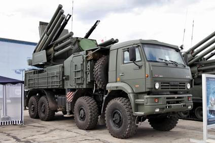 Ruský systém krátkého až středního dosahu Pantsir je využíván jako obrana proti helikoptérám, letounům a dronům.