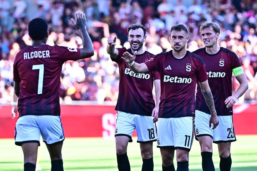 Sparta doma přejela neporažené Teplice, Plzeň má první výhru