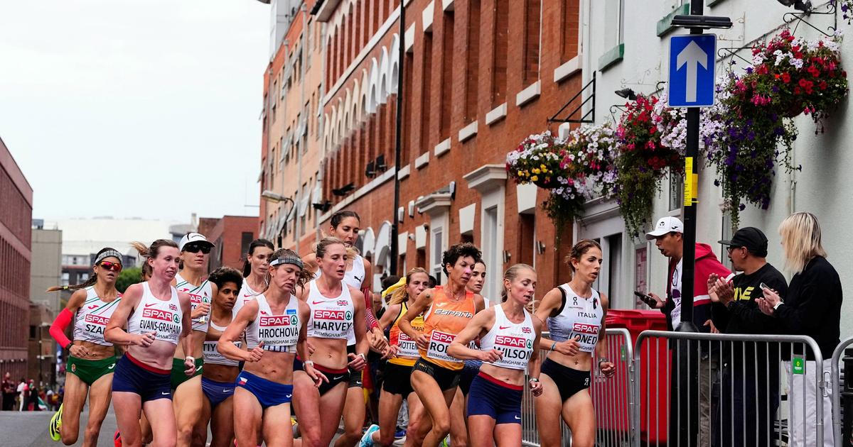 „Jsem úplně vyřízená.“ Hrochovou dělilo od maratonské medaile 41 sekund