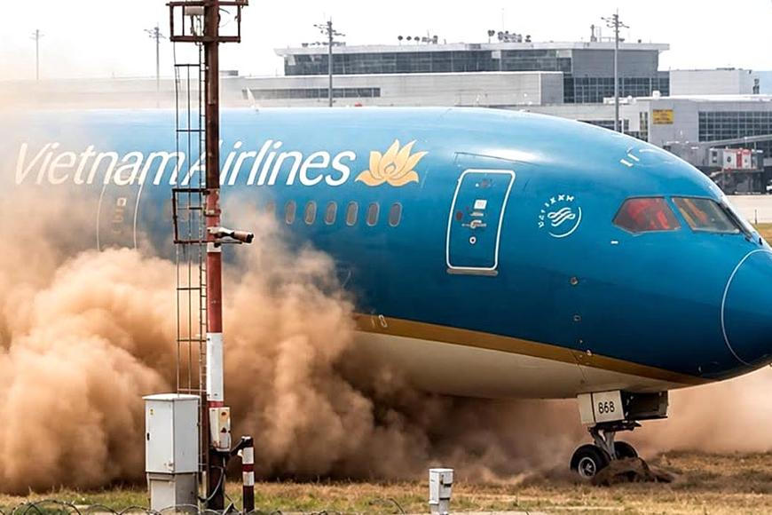 Boeing už byl za ranvejí. Mnichov unikl katastrofě se stovkami obětí jen o vlásek