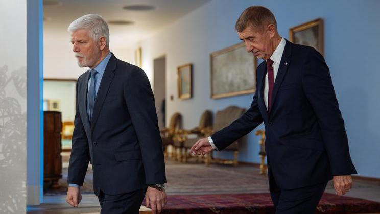 Prezident Petr Pavel se setkal s premiérem Andrejem Babišem