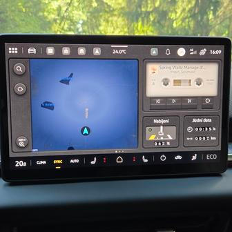 Všechny ID.3 teď mají 12,9palcový centrální displej a software vycházející z Android Automotive. Velkou novinkou je možnost zapnout si retrovzhled systému.