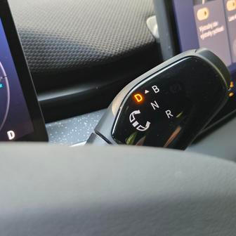 Volič převodovky je stejný jako v dalších modelech koncernu VW.