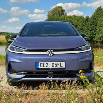 V Česku se ID.3 Neo nabízí ve třech výbavách a se třemi velikostmi baterie: 50, 58 nebo 79 kWh. Základní cena vozu je 749 tisíc korun, o 50 tisíc méně než u předchůdce.