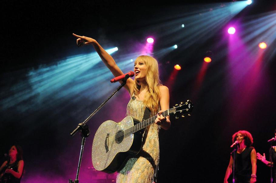 Taylor Swift vydá nové album a nehod přibývá. Taylor Swift