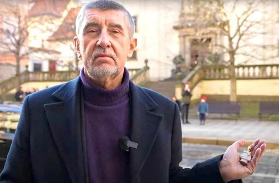 Andrej Babiš navštívil kostel Panny Marie Vítězné na Malé Straně.