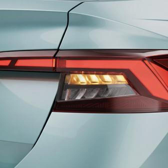 Škoda je v Indii zodpovědná za rozvoj koncernu VW, Slavia má i sourozence s jeho logem. Dá se očekávat, že modernizace v budoucnu nemine ani ho.