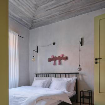 Architekti sbírají staré dlažby, staré dveře, trámy nebo cihly. 