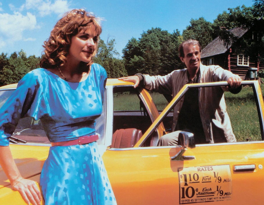 Kim Cattrallová s Jean-Paulem Belmondem ve filmové krimi komedii Bezva finta (1985).