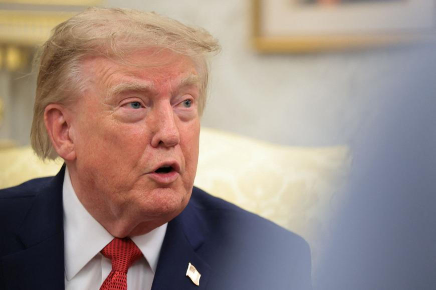 Kdo pomůže Íránu, tvrdě narazí. Trump vyhlásil Teheránu ekonomickou válku