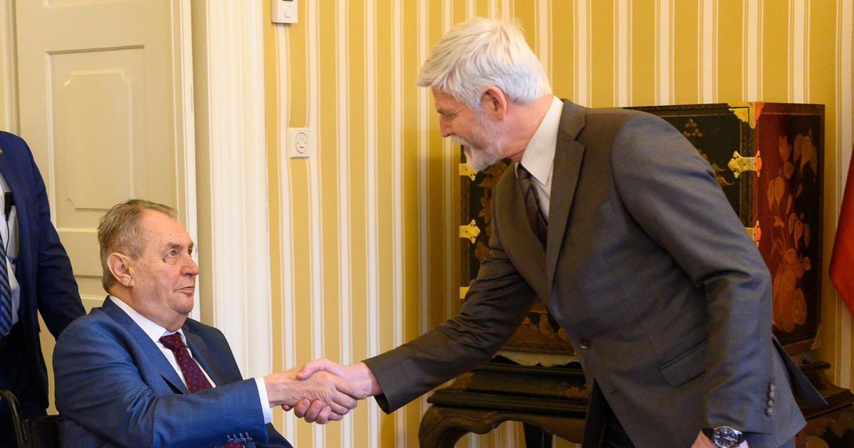 „Ústava to nezakazuje.“ Zemana láká vyzvat Pavla v boji o Hrad, experti nastínili jeho šance