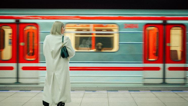 Novinky v metro, MHD, cestující, Praha, nástupiště, DPP, Dopravní podnik Prahy,