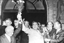 Bratislava, 7. srpna 1968. Dva týdny před invazí se zde setkali sovětský vůdce Leonid Brežněv, československý prezident Ludvík Svoboda a generální tajemník KSČ Alexander Dubček.