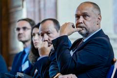 Veřejné slyšení Senátu na téma Politika závislostí jako společná odpovědnost státu
