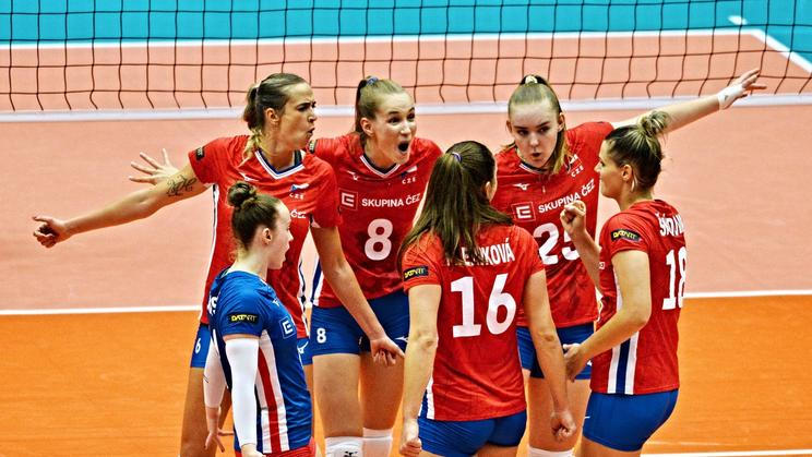 Radost českých volejbalistek v zápase proti Řecku na domácím ME 2026