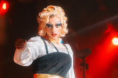 Jan Cina jako drag queen ve filmu Chica Checa.