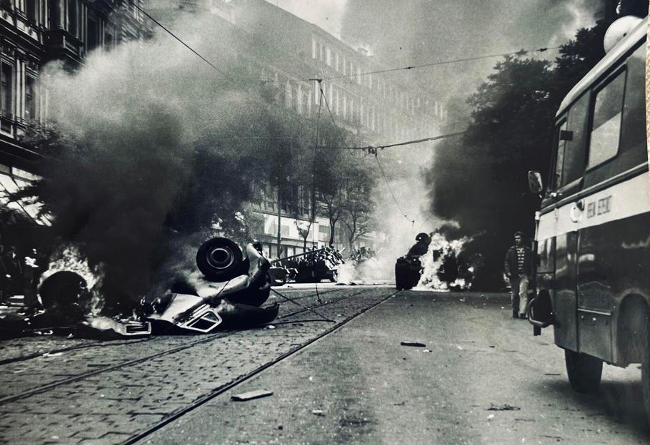 21. srpna 1968 před rozhlasem