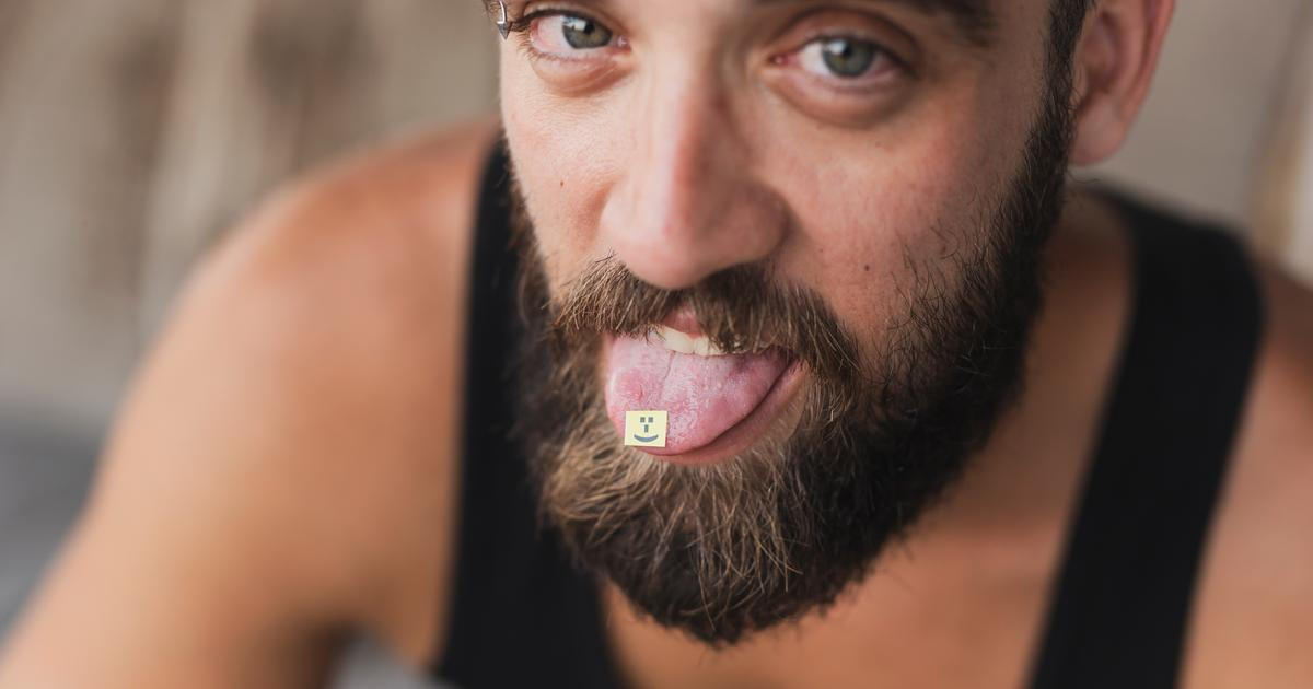 Půlstoletý zákaz končí? Obávaná substance pomáhá tam, kde běžné léky selhaly