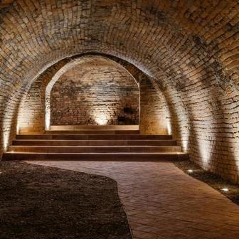 Vedle historického archivu vín, střeženého sochou svatého Urbana, vznikla také expozice Rosae et Lux, věnovaná růžovým vínům. 