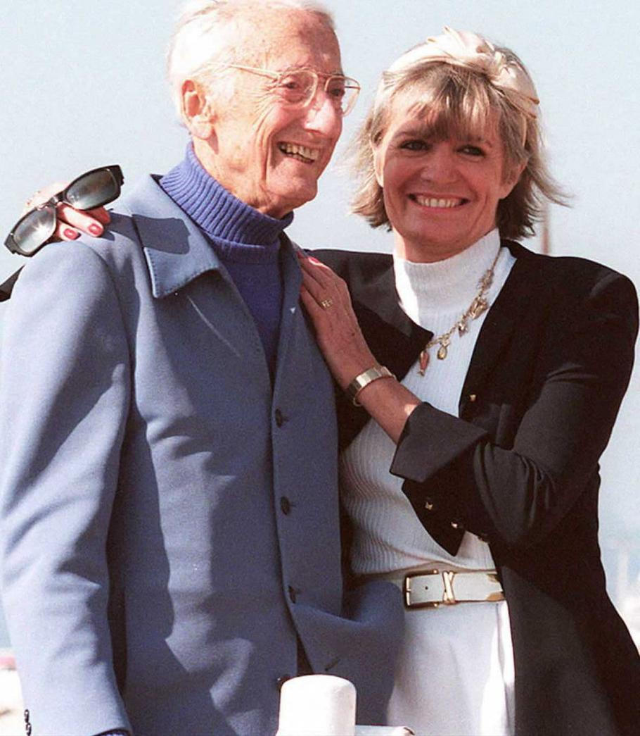 Oceánograf Cousteau se svojí druhou ženou Francine v dubnu roku 1995. Jacques Yves Cousteau