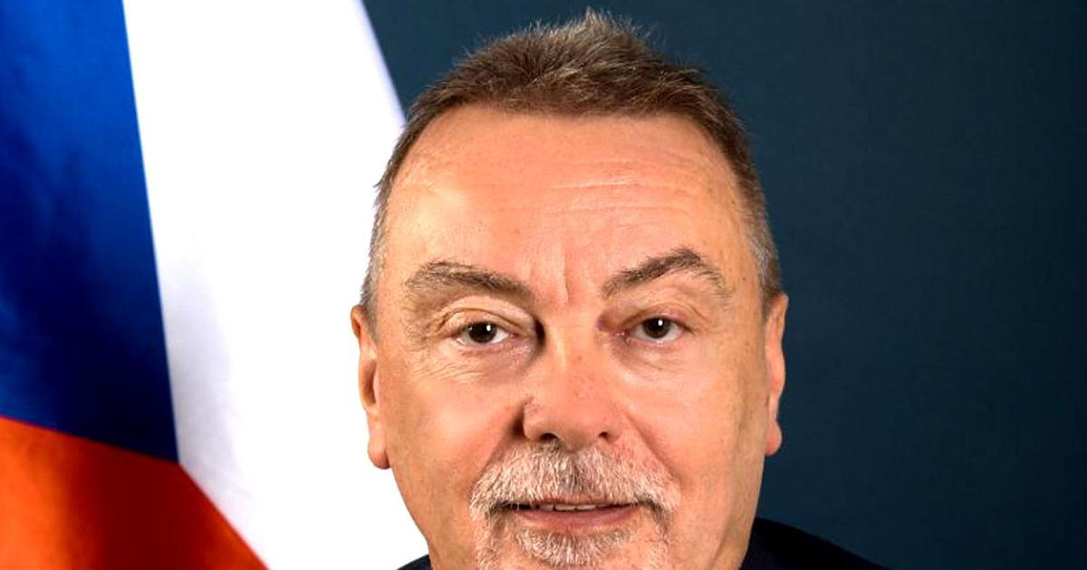 Posoldu vystřídá v čele Úřadu pro zahraniční styky a informace diplomat Toman