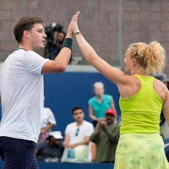 Kateřina Siniaková s Henrym Pattenem v kvalifikaci smíšené čtyřhry na US Open 2026