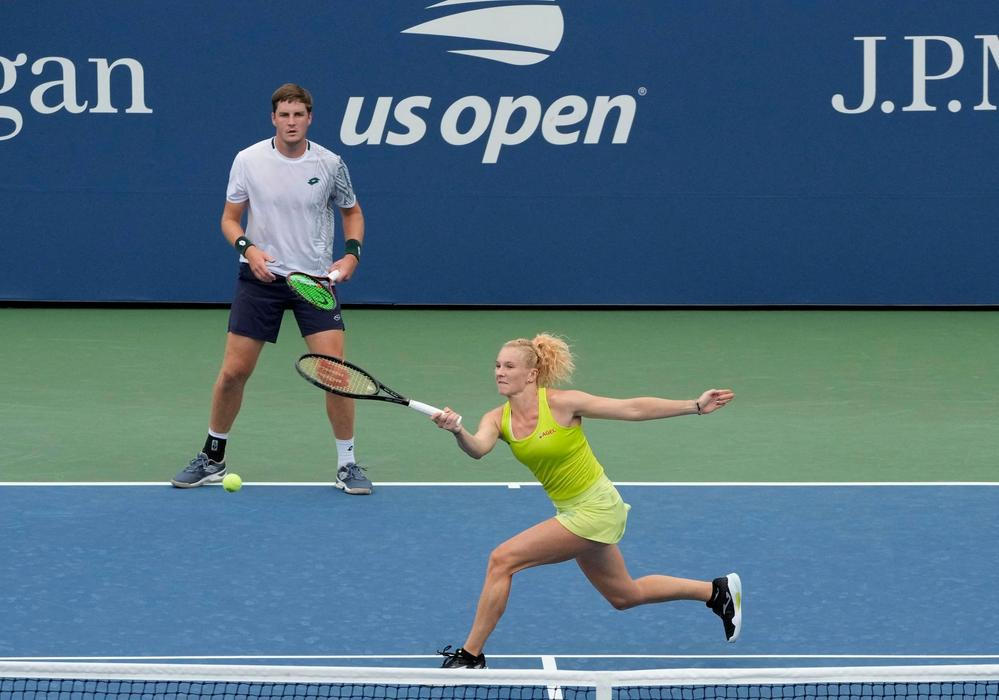 Kateřina Siniaková s Henrym Pattenem v kvalifikaci smíšené čtyřhry na US Open 2026