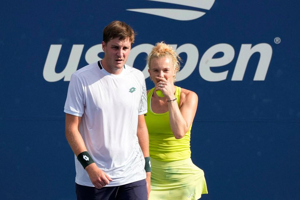 Kateřina Siniaková s Henrym Pattenem v kvalifikaci smíšené čtyřhry na US Open 2026
