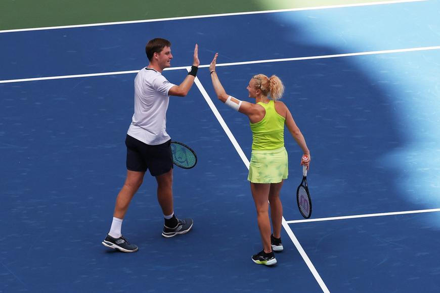 Siniaková, Patten - Svitolinová, Monfils 1:2. Obří drama končí zle, Brit selhal dvojchybou