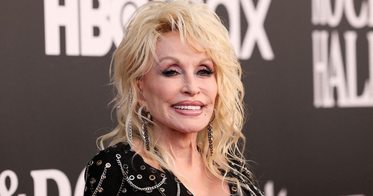 Mediální zástupce Dolly Partonové řekl, nač zemřela. Obdiv zesnulé vyjádřili Trump i největší hvězdy