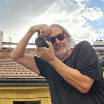 Fotograf Pavel Mára oslaví v roce 2026 své 75. narozeniny.