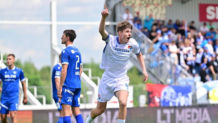 Vít Škrkoň, fotbalista, sportovec