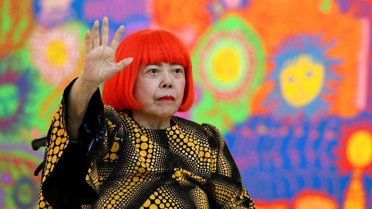 Japonská umělkyně Jajoi Kusamaová během své výstavy s názvem My Eternal Soul v Národním centru umění v Tokiu 21. února 2017.