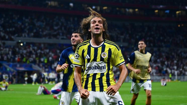 Olympique Lyon v Fenerbahce - UEFA Champions League